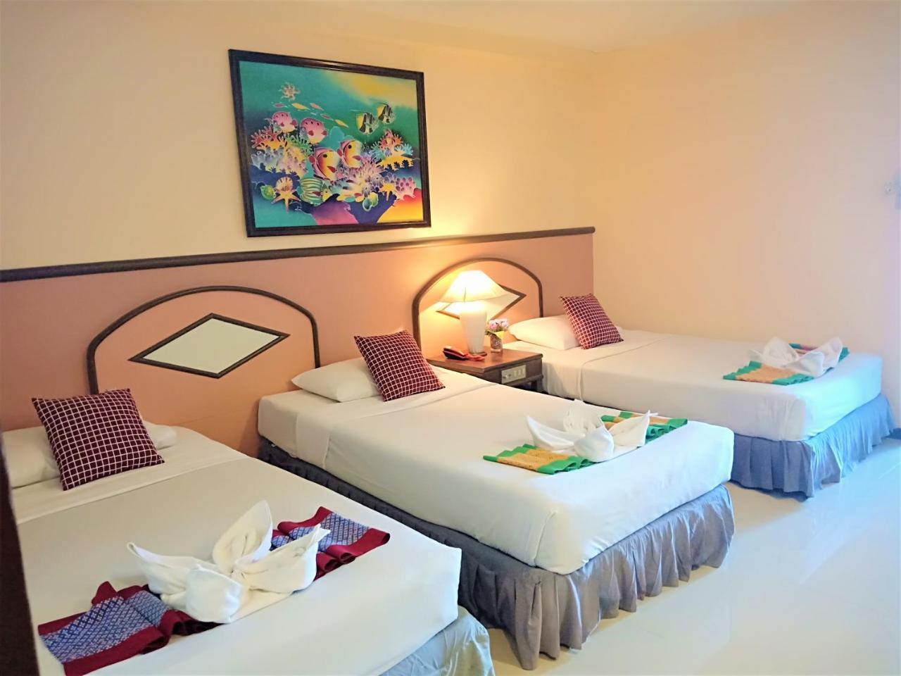 D2 Lamoon Resotel 푸껫 외부 사진
